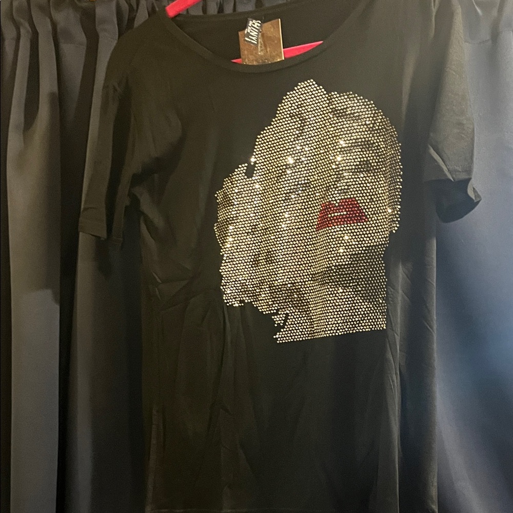 Stylish Black Rhinestone Graphic Tee